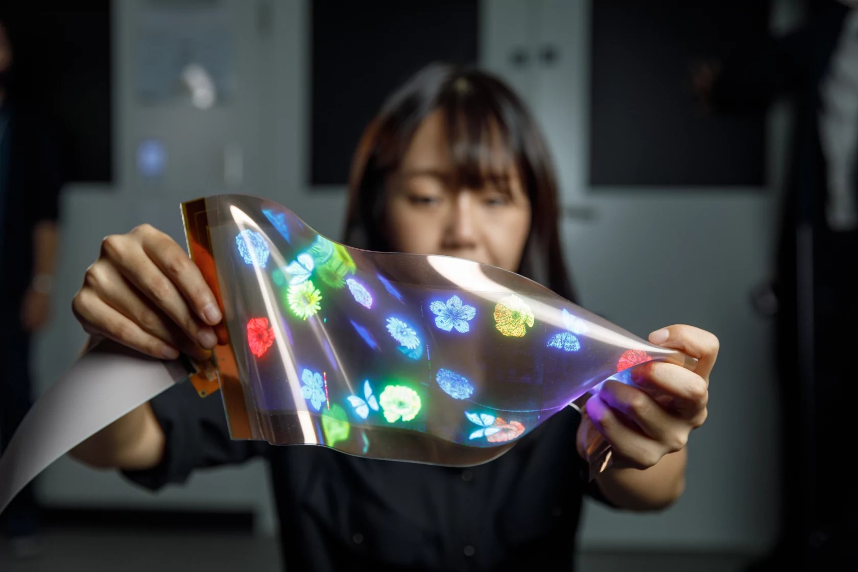 LG UNVEILS THE WORLD'S FIRST STRETCHABLE DISPLAY FOR CLOTHING, CARS AND MORE