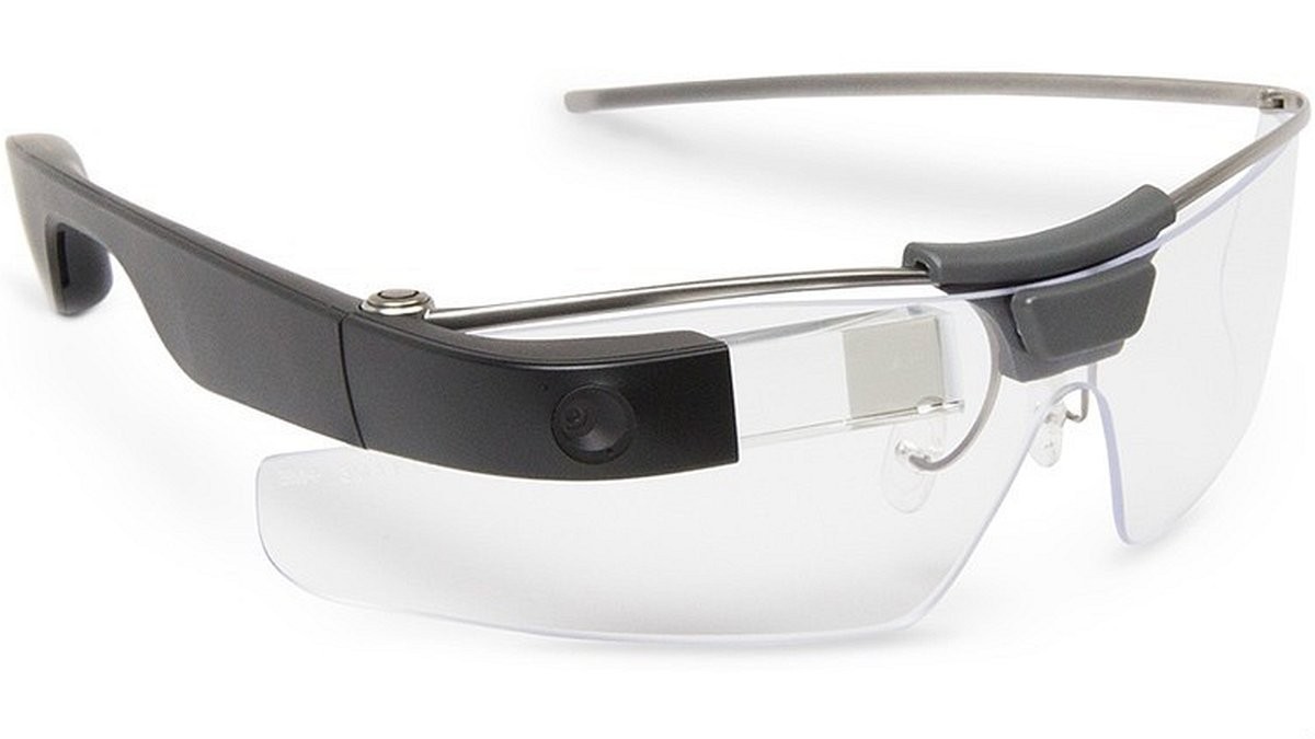 Recently, Google has been developing a corporate version of its glasses, but it did not last long.