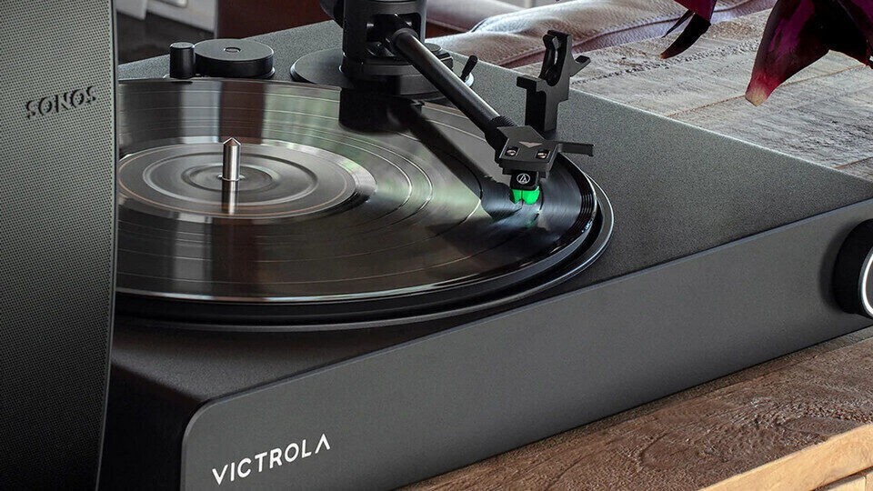 Victrola launches Stream Onyx