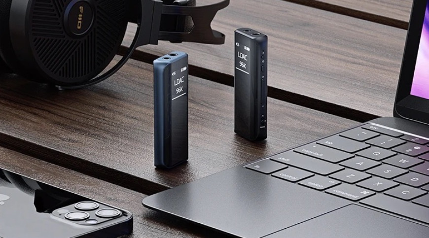 The digital-to-analog converter is built on a dual ES9219MQ chip from ESS Saber