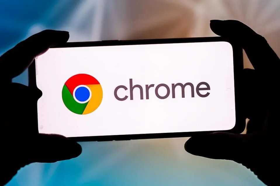 The US Department of Justice intends to force Google (owned by Alphabet) to sell its Chrome web browser.