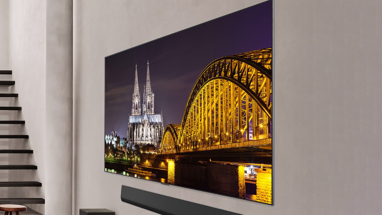 The second-generation Alpha 11 processor can more thoroughly analyze and enhance low-resolution, low-quality images, delivering sharper, more natural upscaling results.